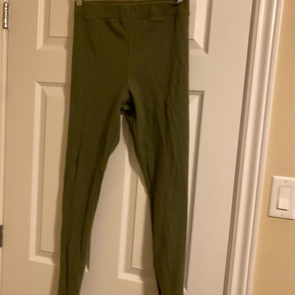 Assorted pants - Picture 7 of 13